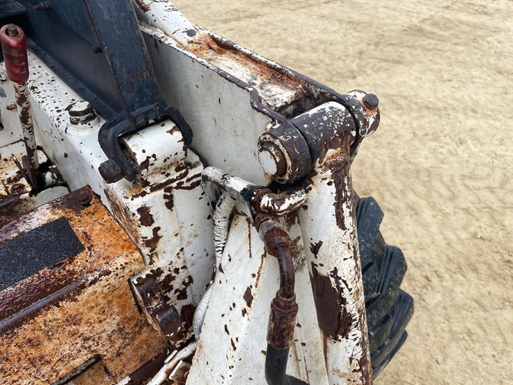 #313-•-bobcat-7222-hydrostatic-skidsteer-image-39
