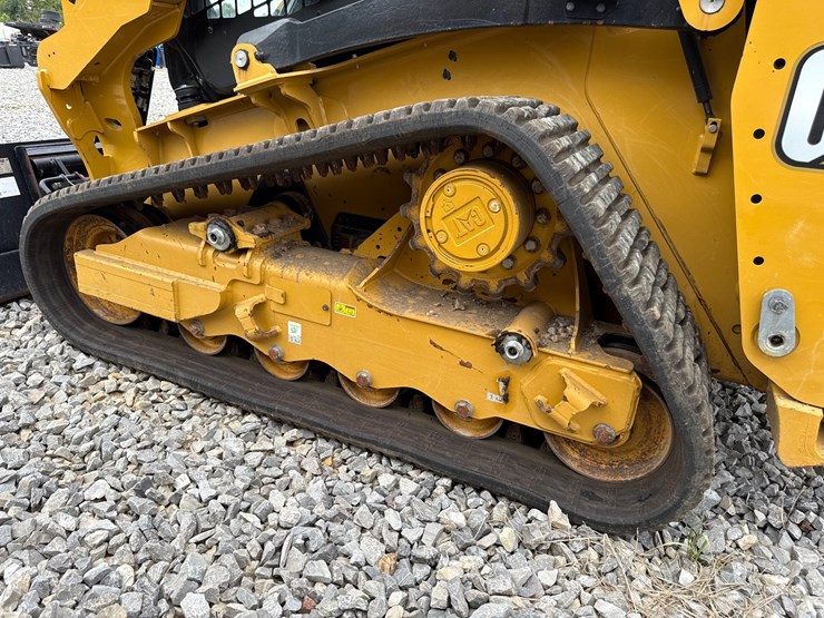 2024-caterpillar-255-image-7