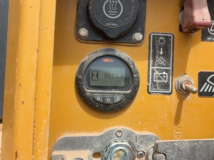 2018-caterpillar-d6t-xl-image-43