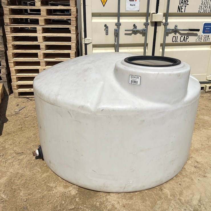 #3842 • 550 Gallon Water Tank