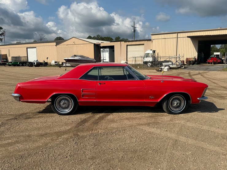 #143-•-1964-buick-riviera-image-8