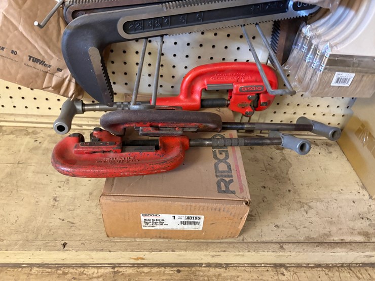 hardware-contents-of-pegboard-image-7