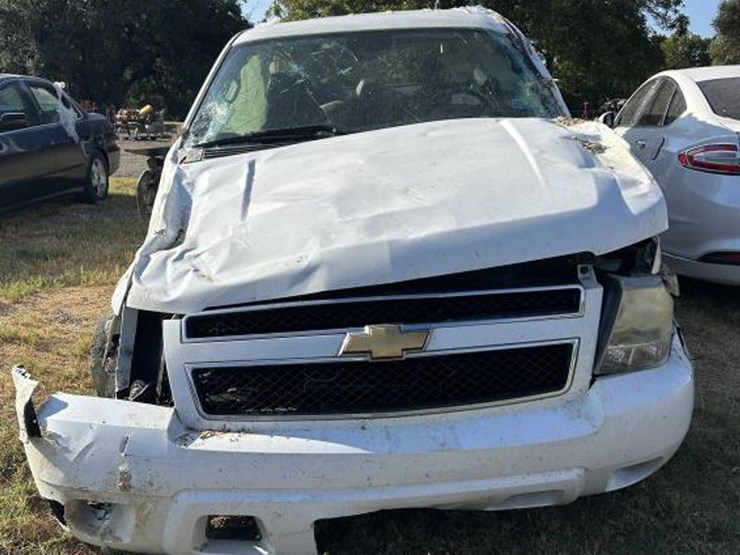 2013-chevrolet-tahoe-image-2
