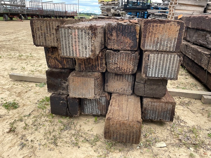 #3446-•-bundle-of-(16)-railroad-ties-image-6