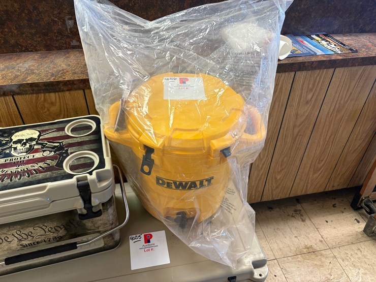 unused-dewalt-5-gallon-water-cooler-image-4