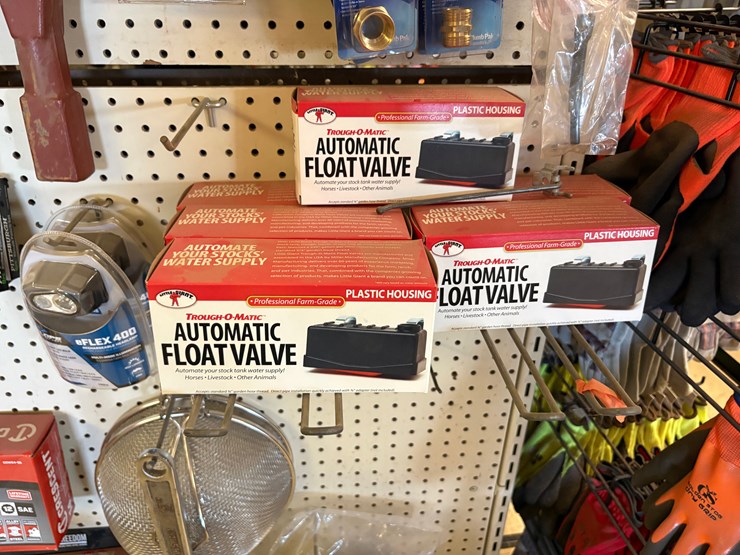 hardware-contents-of-store-shelf-section-image-3