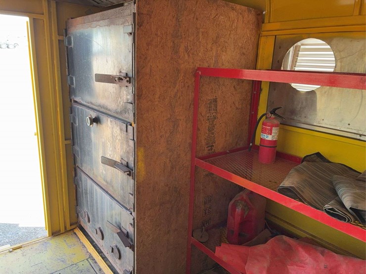 2004-reyes-trailers-enclosed-cargo-trailer-image-15
