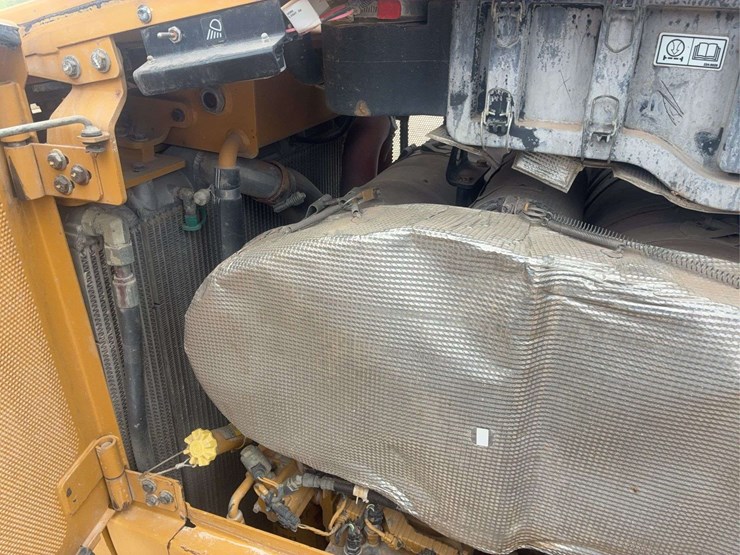 2015-caterpillar-d6t-xl-image-29