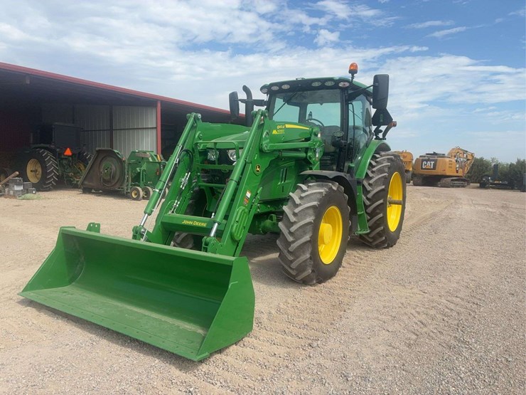 2022-john-deere-r-image-2