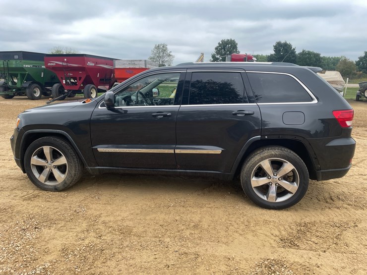 2011-jeep-grand-cherokee-laredo-image-9