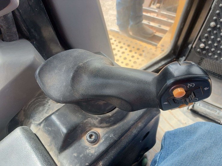 2018-caterpillar-d6t-xl-image-32