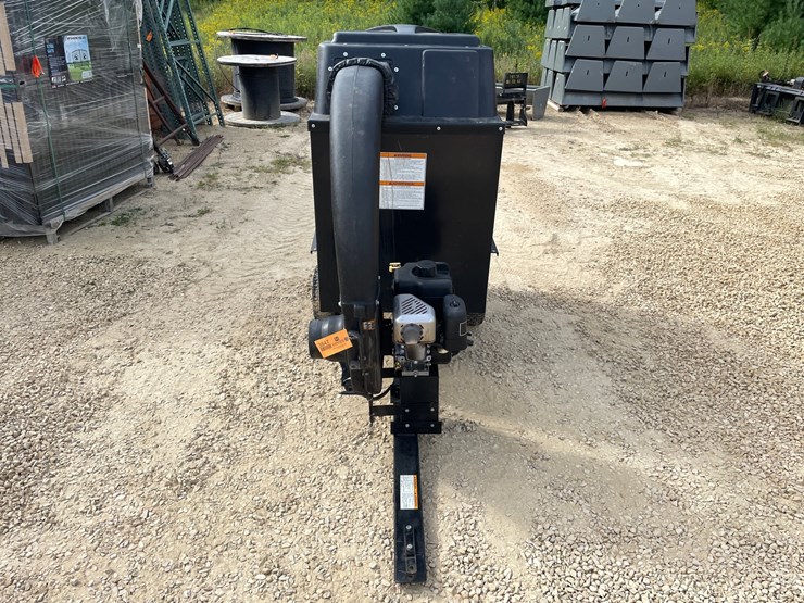 #3847-•-agri-fab-mow-n-vac-image-2