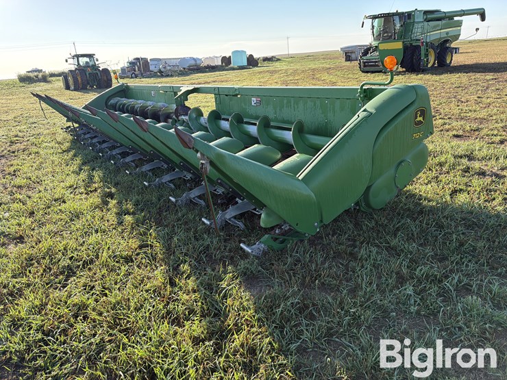 2019-john-deere-712c-image-1
