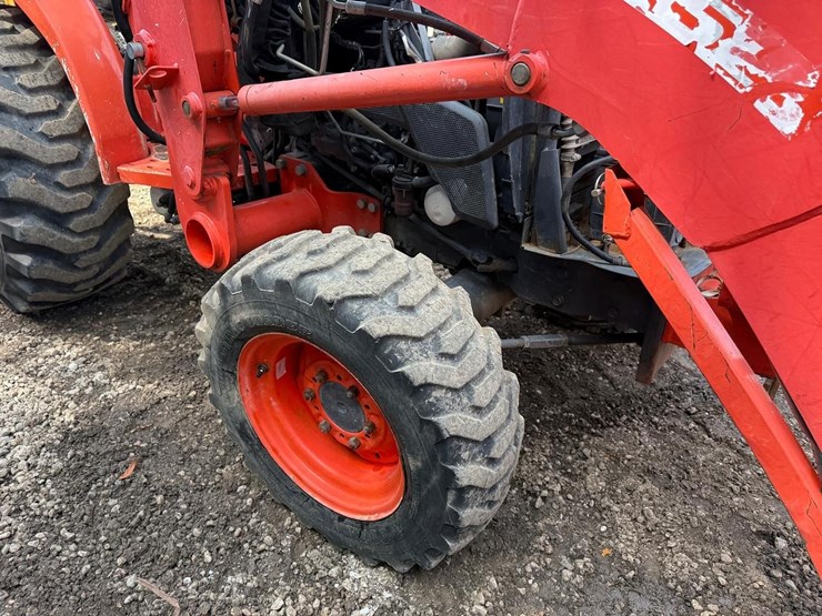 2018-kubota-l2501hst-image-11