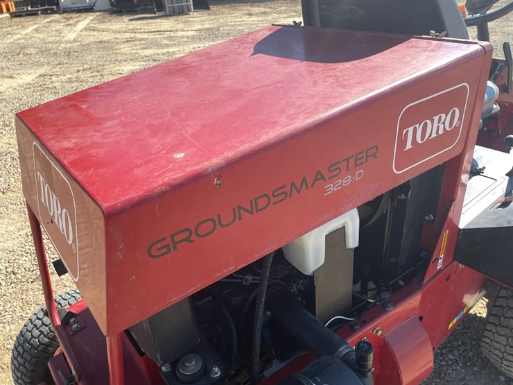 #1252-•-toro-328d-groundmaster-front-cut-diesel-mower-image-19