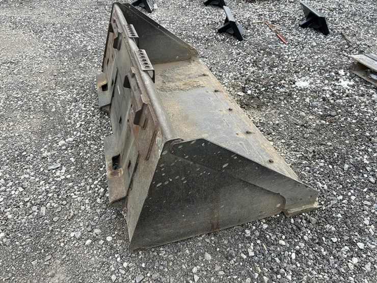 68”-skid-steer-bucket-image-5