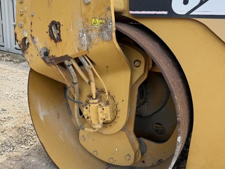 caterpillar-cb-534d-image-9