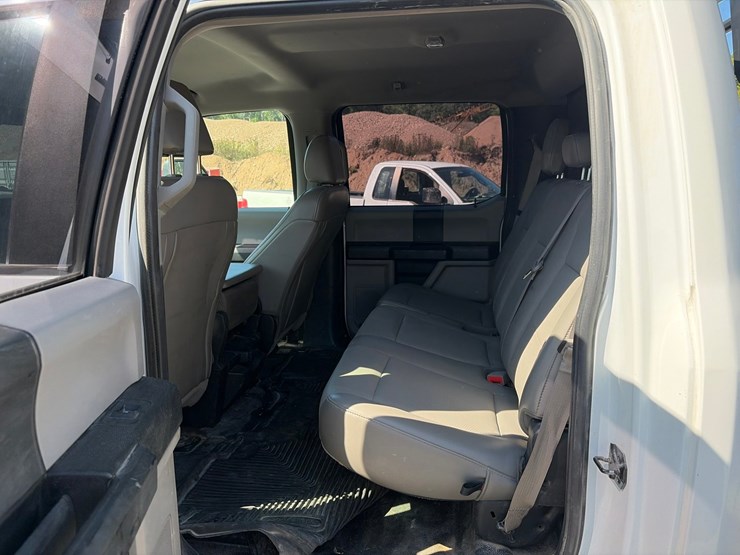 2019-ford-f550-image-42
