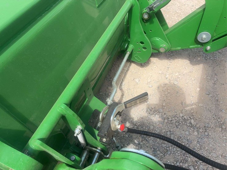 2022-john-deere-r-image-14