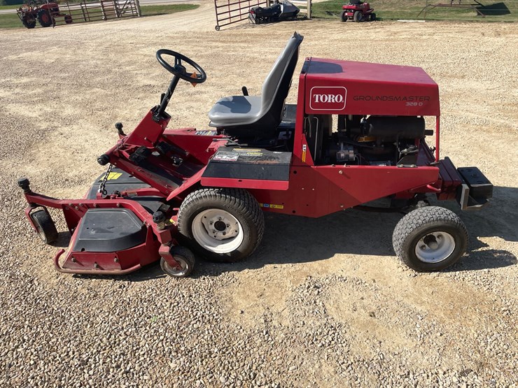 #1252-•-toro-328d-groundmaster-front-cut-diesel-mower-image-8