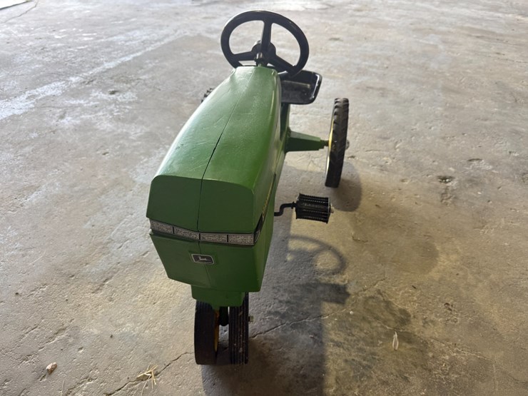 #299-•-early-cast-iron-john-deere-pedal-tractor-image-3
