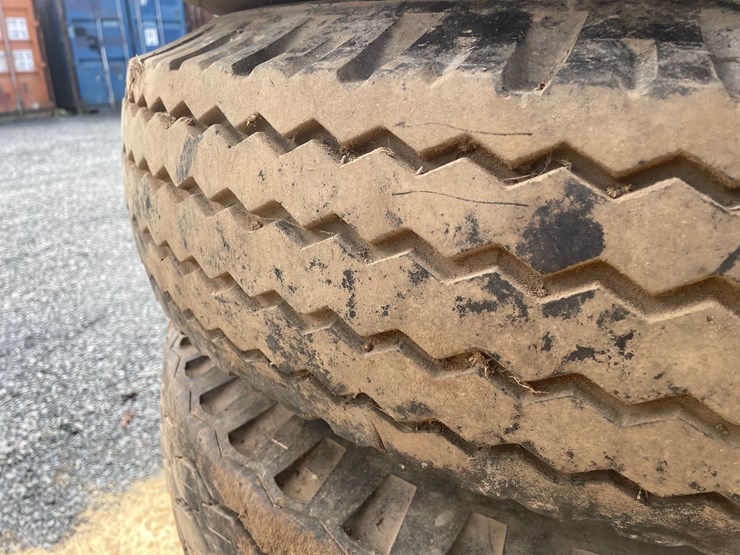 #3860-•-(5)-9.00-x-20.00-rims-and-tires-image-11