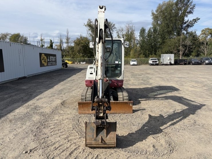 2014-takeuchi-tb235-image-8