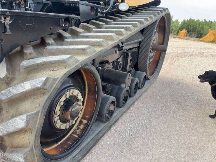 2005-challenger-cat-mt-855-b-belted-tractor-image-5