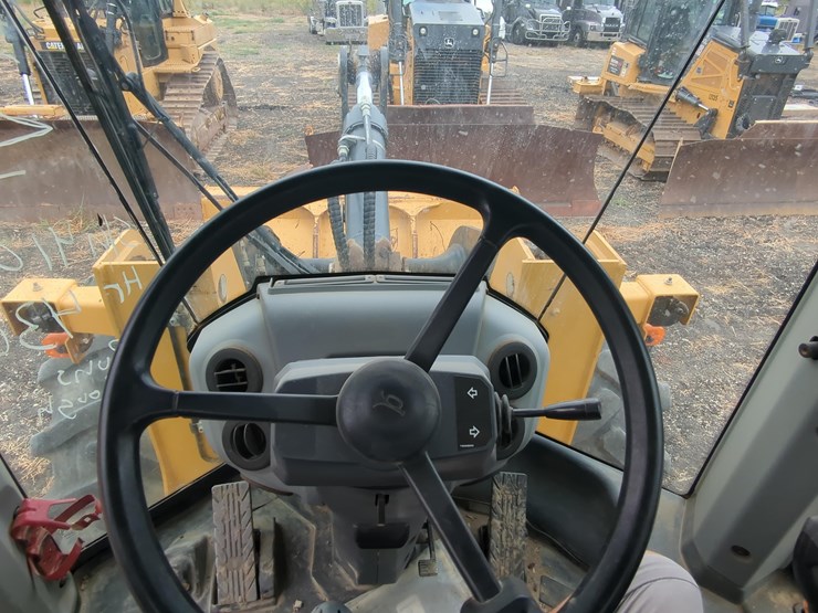 2022-deere-544p-image-16