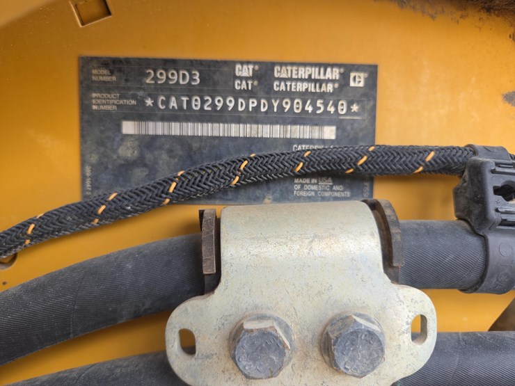 2022-caterpillar-299d3-image-10