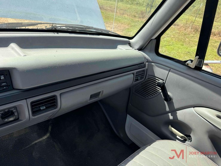 1996-ford-f150-xl-image-24