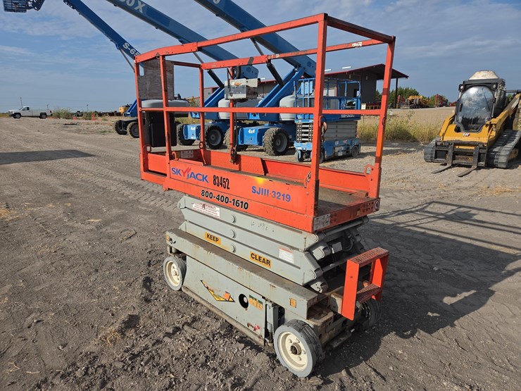 skyjack-sj3219-scissor-lift-image-5