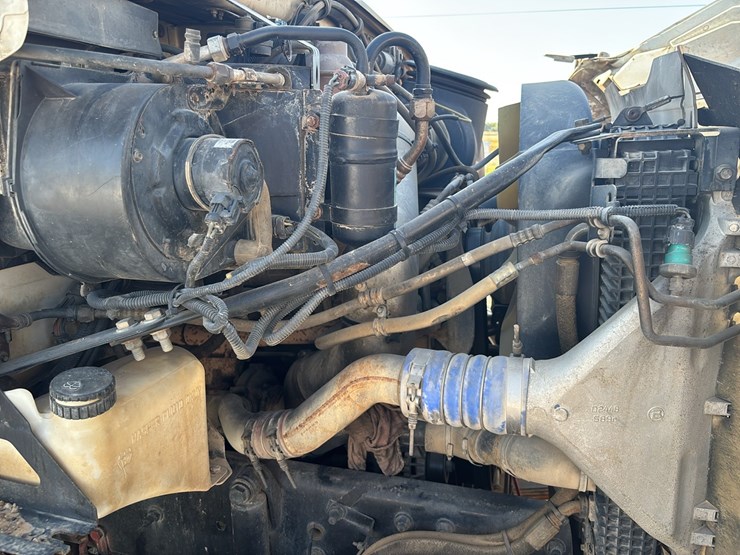 2007-sterling-l7500-image-14