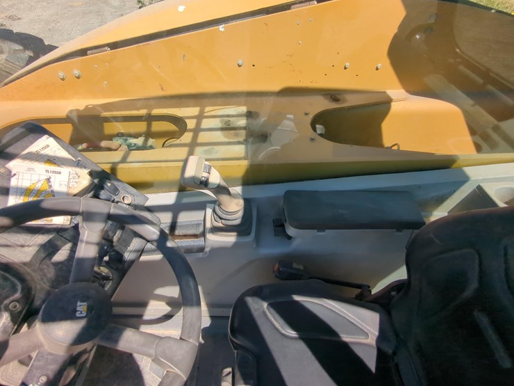 2019-caterpillar-tl1255d-image-11