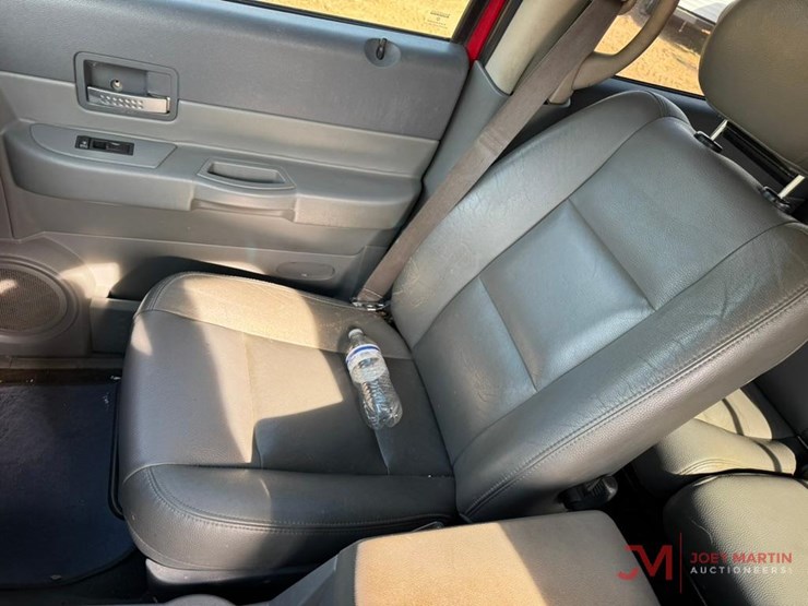 2004-dodge-durango-image-23