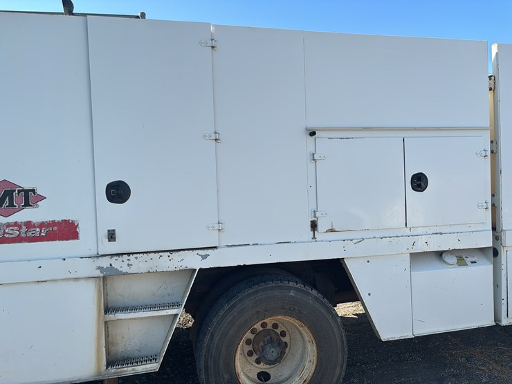 2007-sterling-l7500-image-10
