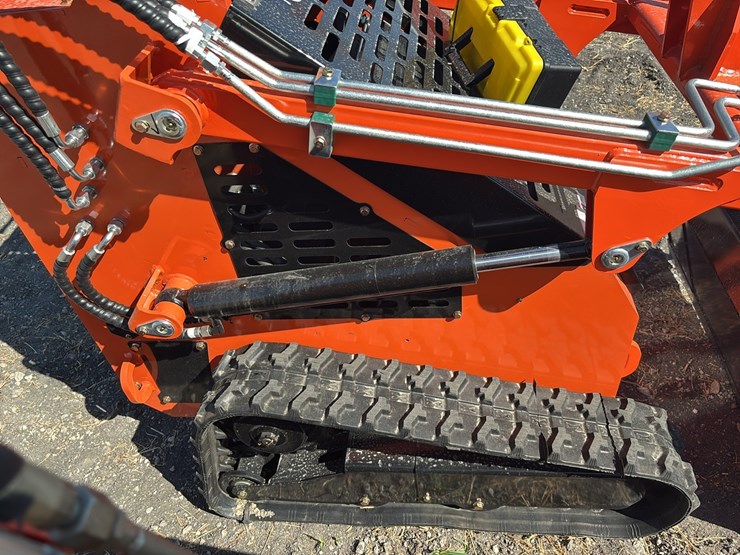 new-ats-t460-mini-track-loader-image-5