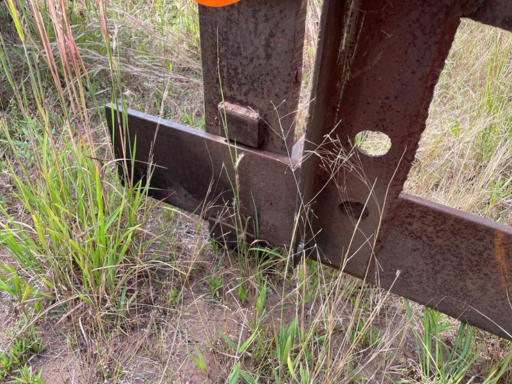 #6226-•-shop-made-mini-skid-steer-pallet-fork-attachment-image-11