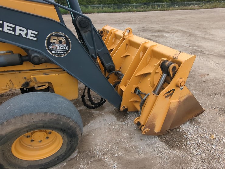 2021-deere-710l-image-11