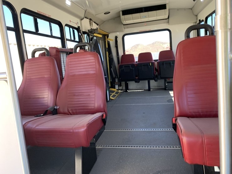 2016-ford-e450-image-11