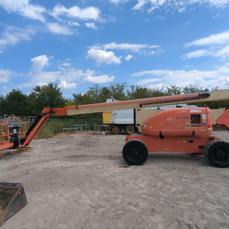 JLG 800AJ