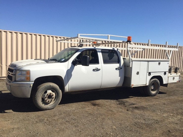 2014-chevrolet-silverado-3500-image-1