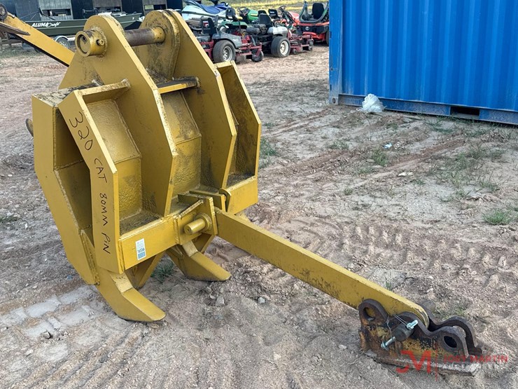 caterpillar-320-image-1