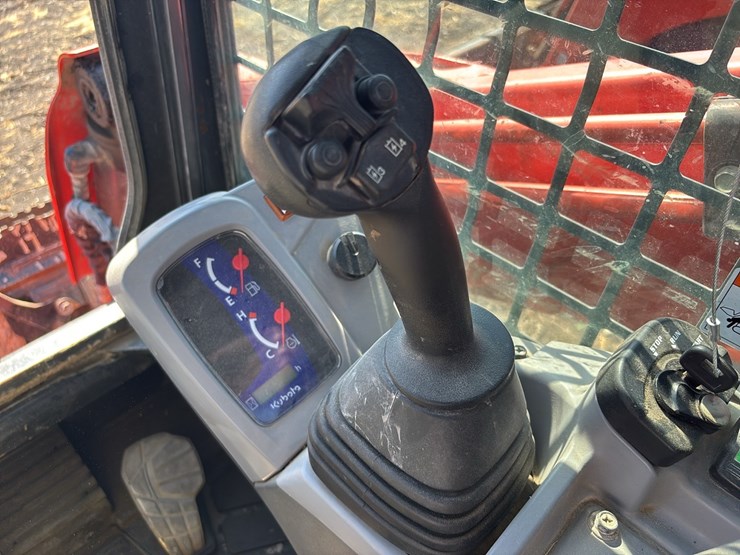 2023-kubota-svl75-2-image-17