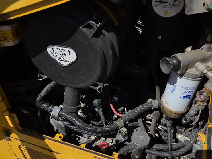 2017-komatsu-d61p-image-16