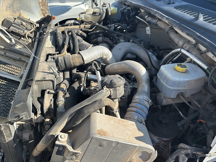 2024-ford-f750-image-14