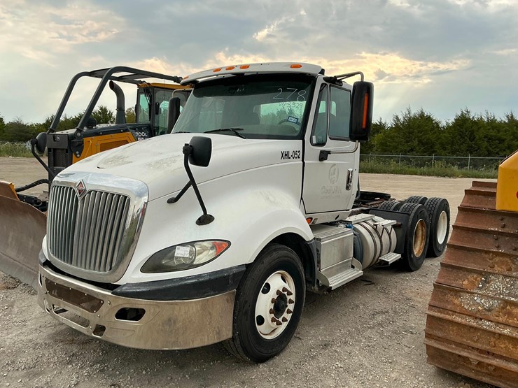 2014-international-prostar-image-1