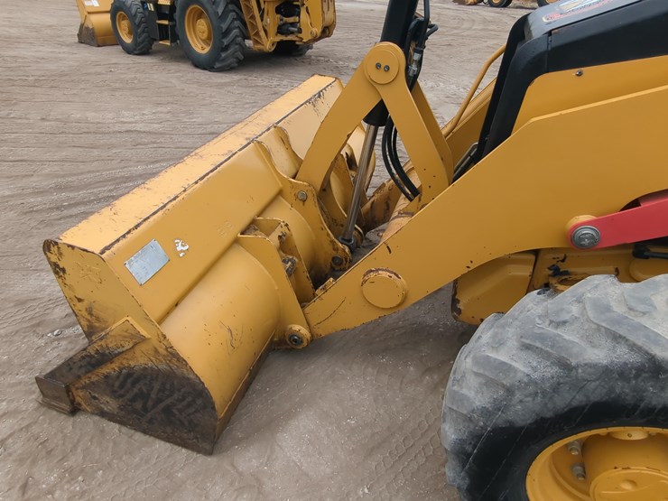 2023-caterpillar-416-image-11