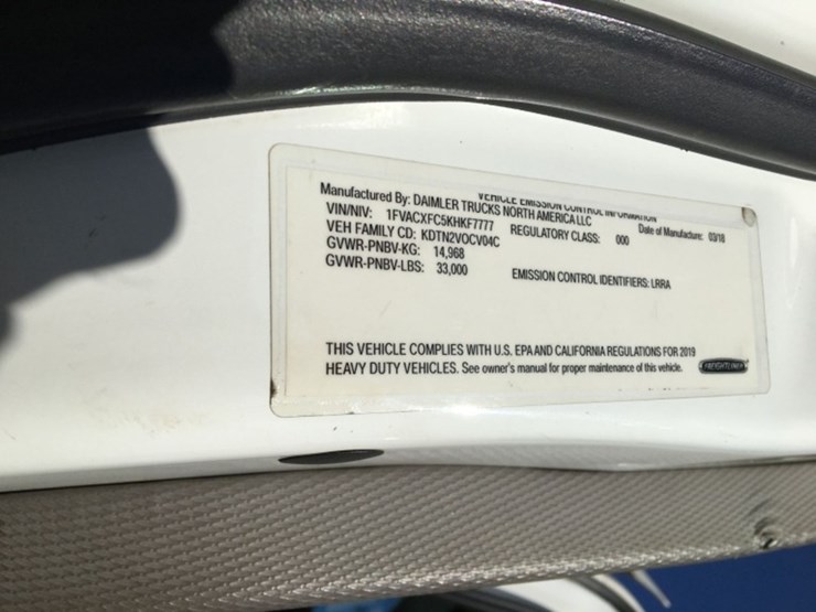 2019-freightliner-m2-106-image-17