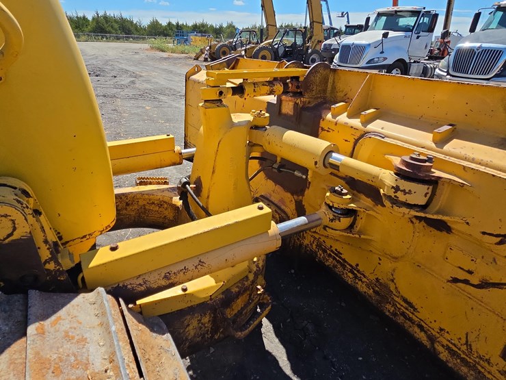 2017-komatsu-d61p-image-12